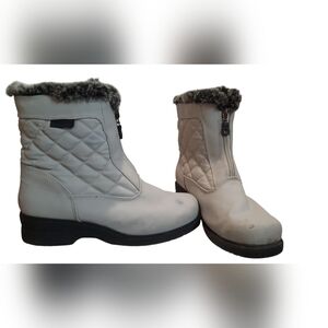 Basic Edition Gray Winter Boots size 7